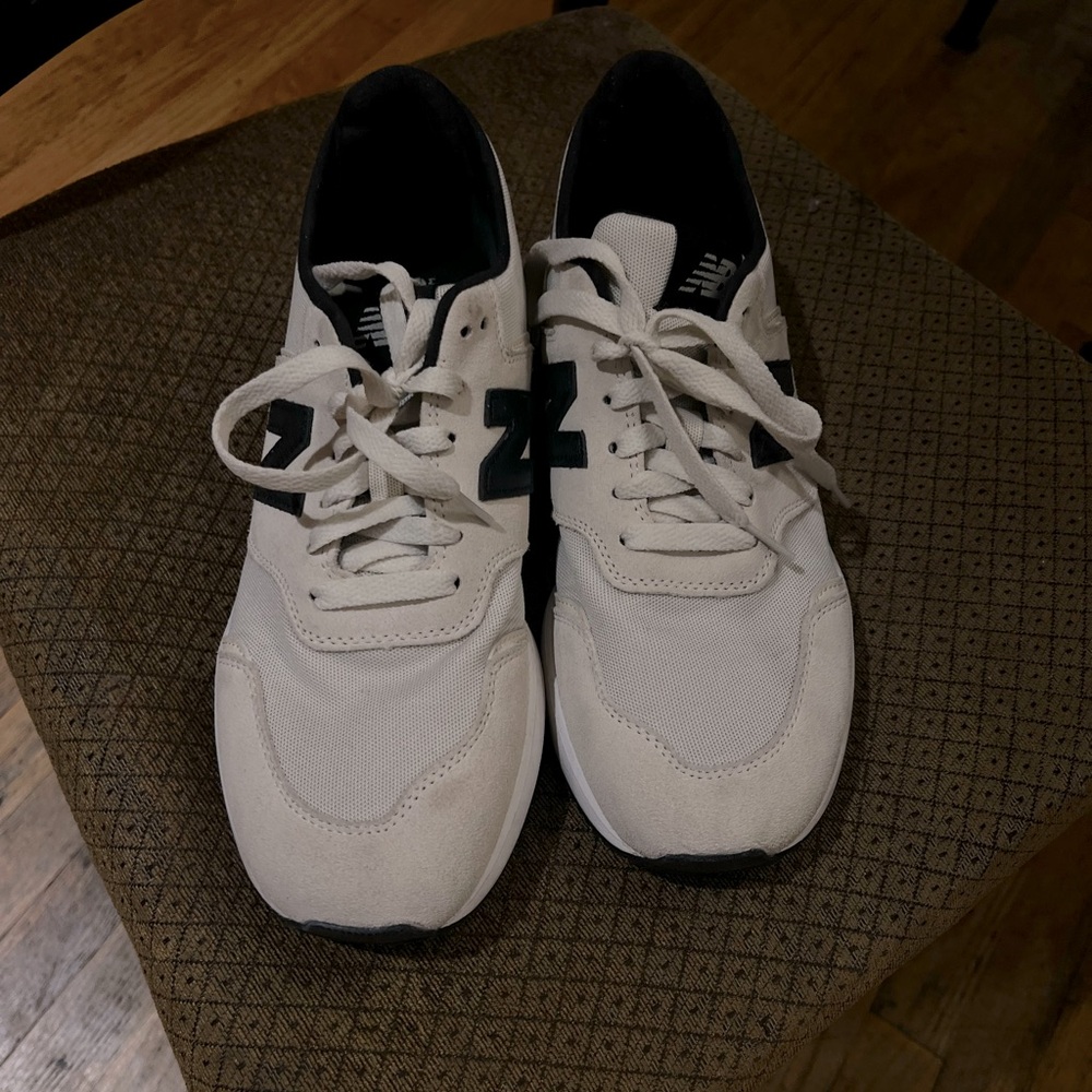 New Balance Freshform Sneakers